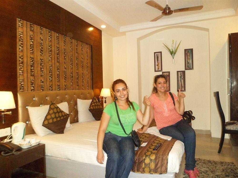 Hotel Arjun New Delhi Eksteriør billede