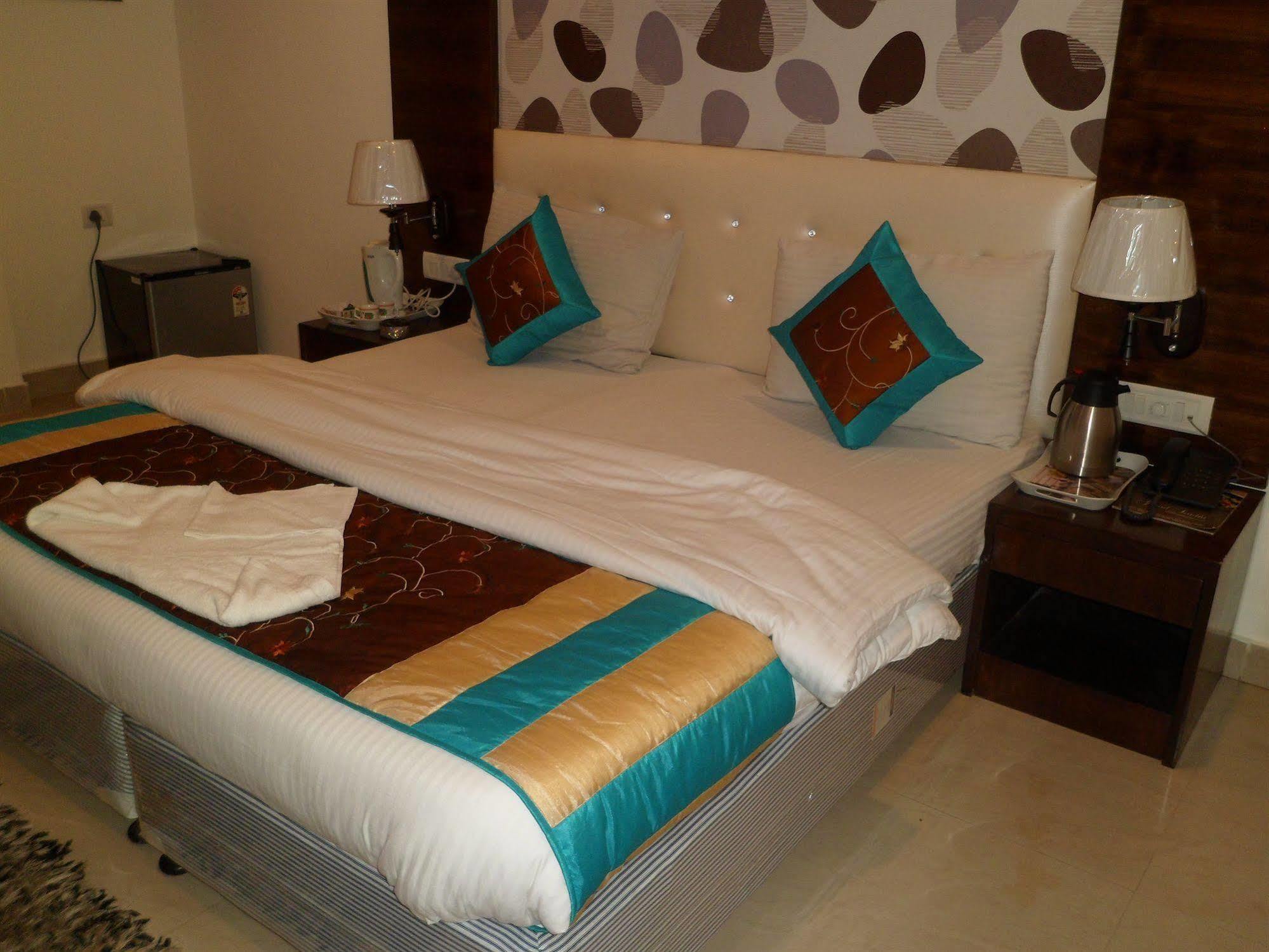 Hotel Arjun New Delhi Eksteriør billede