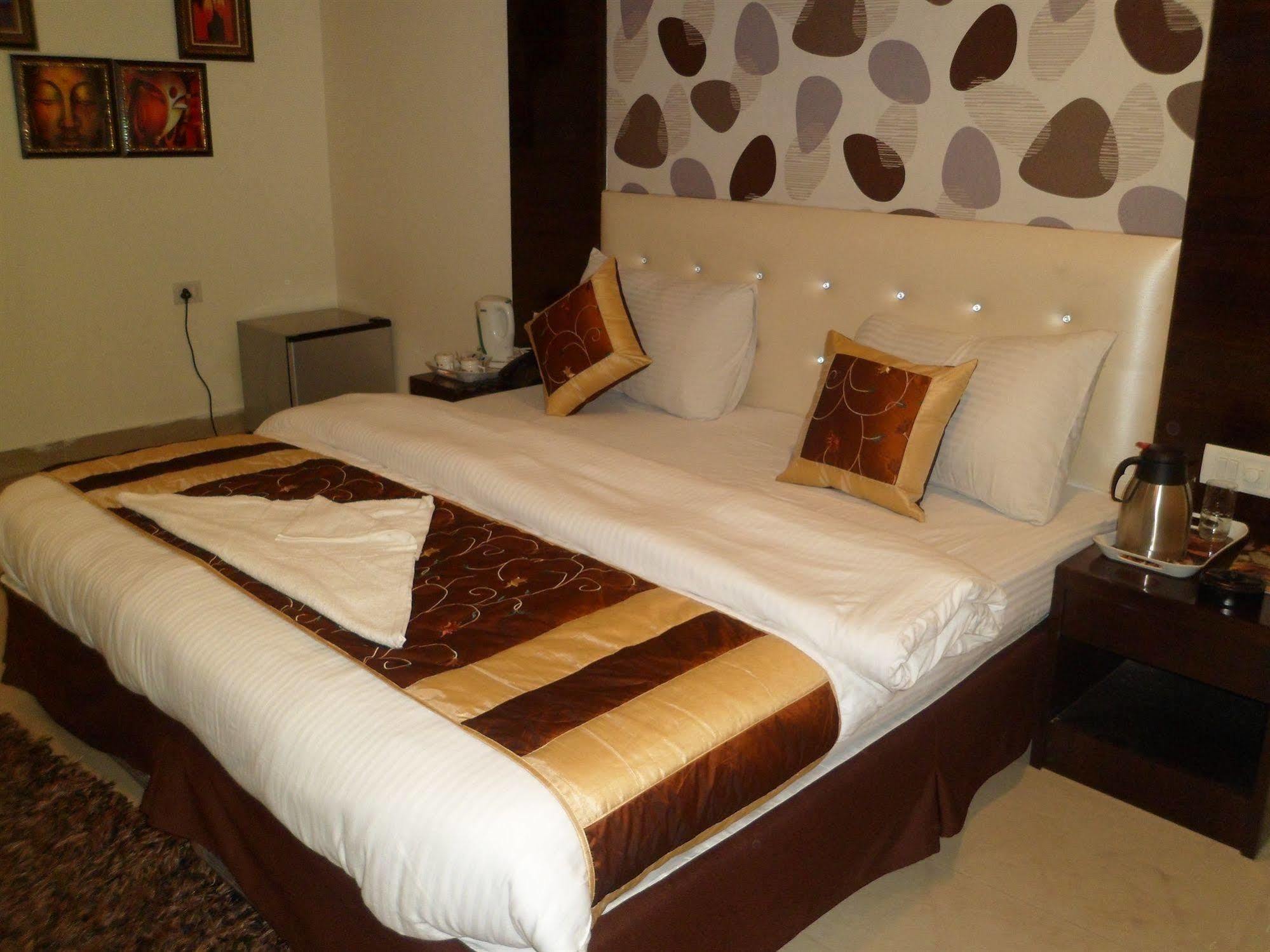 Hotel Arjun New Delhi Eksteriør billede