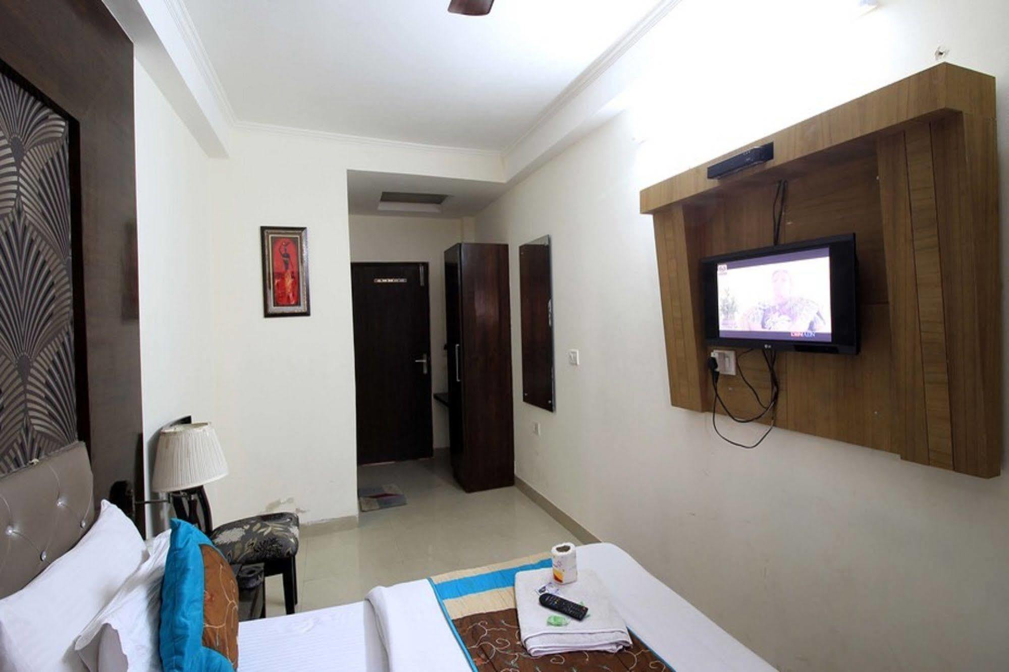 Hotel Arjun New Delhi Eksteriør billede