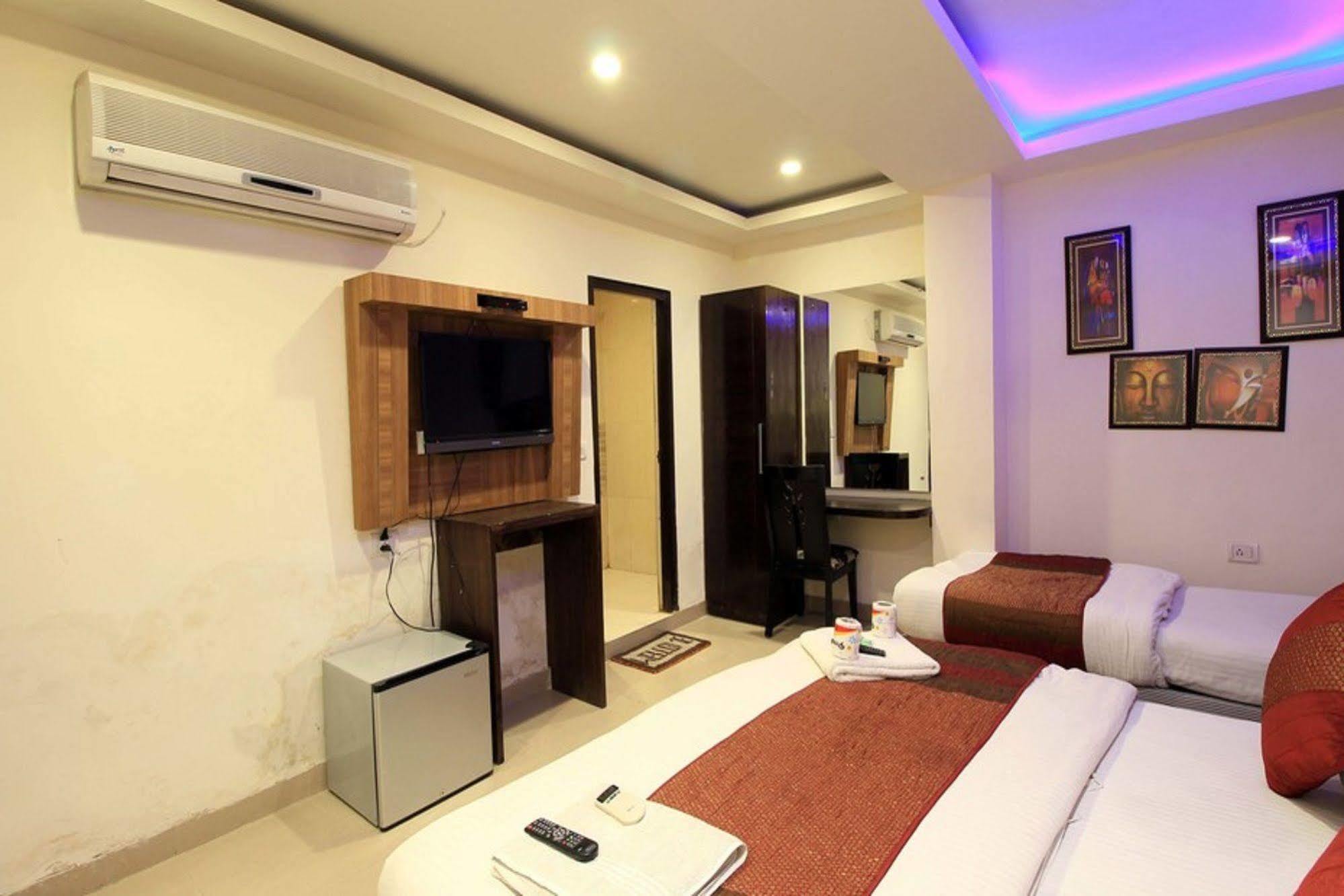 Hotel Arjun New Delhi Eksteriør billede