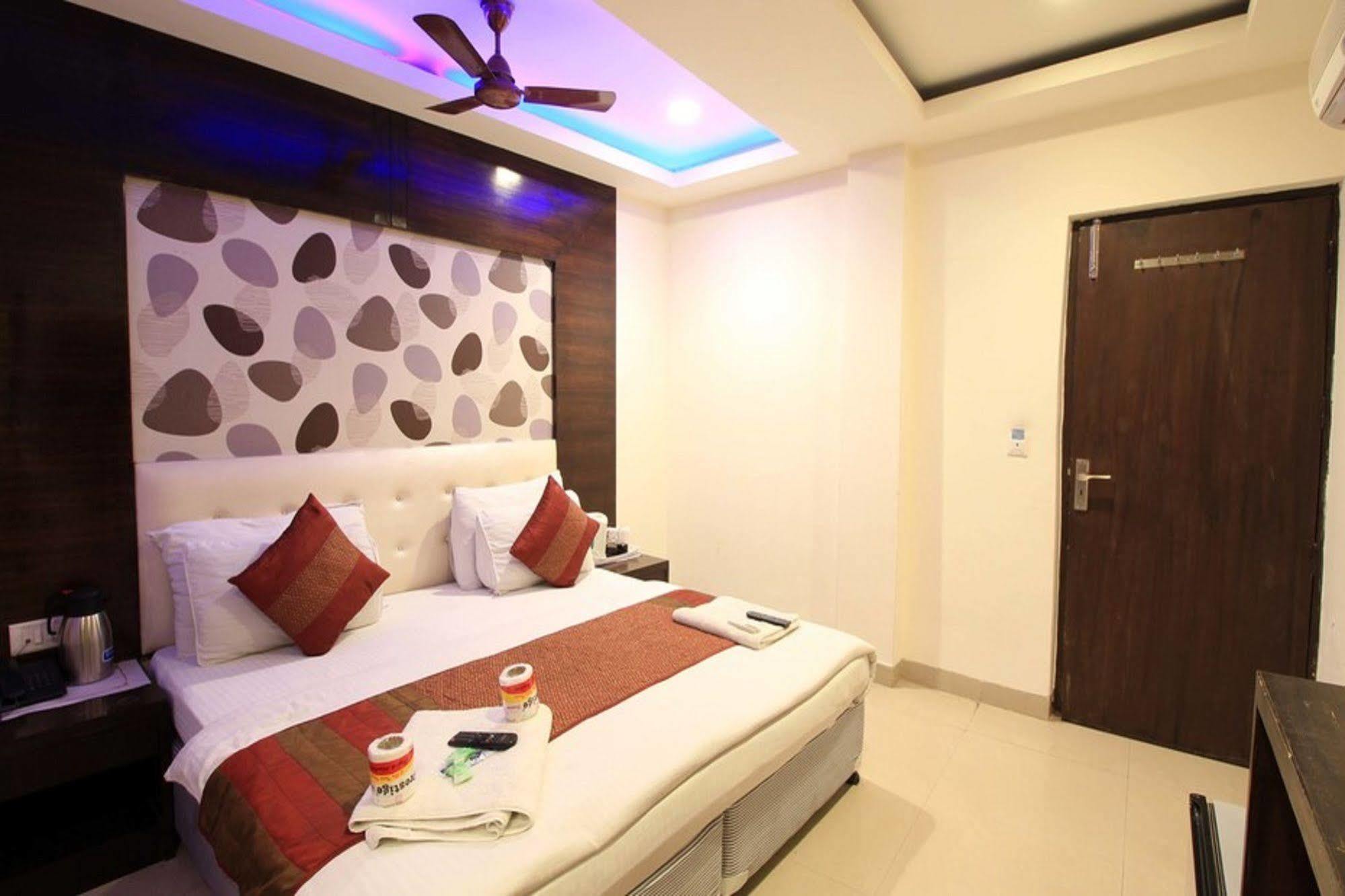 Hotel Arjun New Delhi Eksteriør billede